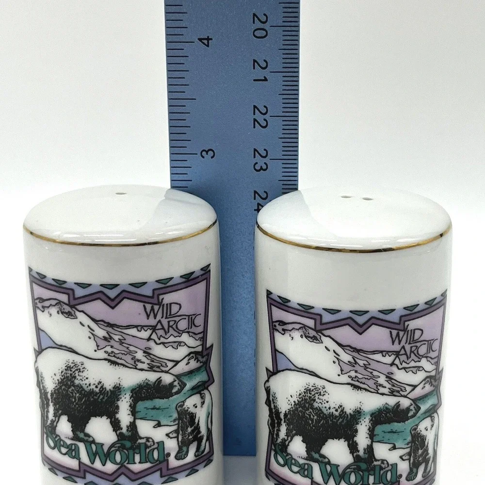 Sea World Wild Arctic Polar Bear Salt‎ Pepper Shakers Porcelain Gold Trim 90s